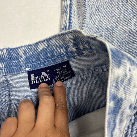 Vintage Light Mineral Wash Tapered Leg High Waisted Mom Jeans - Picture 3 of 3